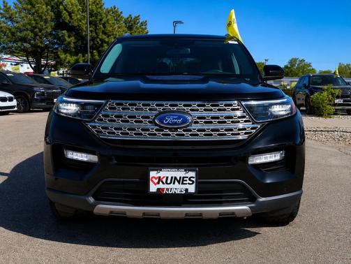Black Metallic 2022 Ford Explorer Limited