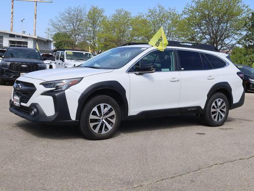Crystal White Pearl 2025 Subaru Outback Premium