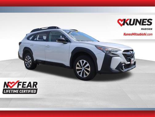 Crystal White Pearl 2025 Subaru Outback Premium