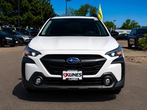 Crystal White Pearl 2025 Subaru Outback Premium