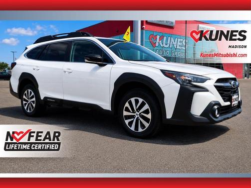 Crystal White Pearl 2025 Subaru Outback Premium
