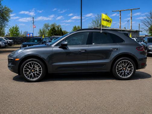 Volcano Grey Metallic 2017 Porsche Macan Macan