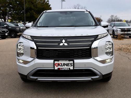 White Diamond 2026 Mitsubishi Outlander SE S-AWC