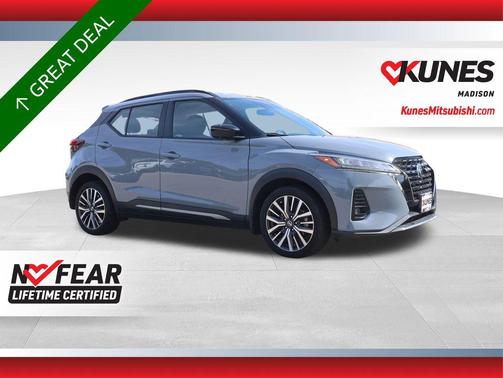 2021 Nissan Kicks SR