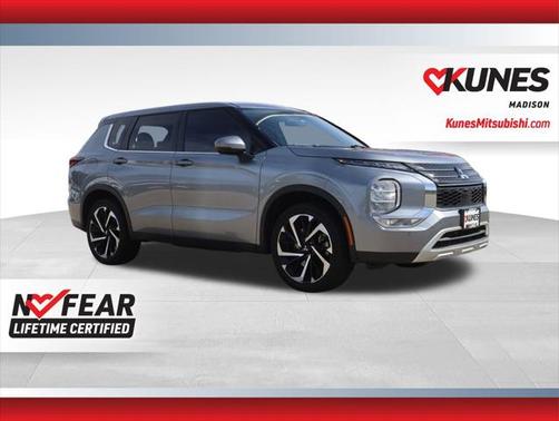 2022 Mitsubishi Outlander SE