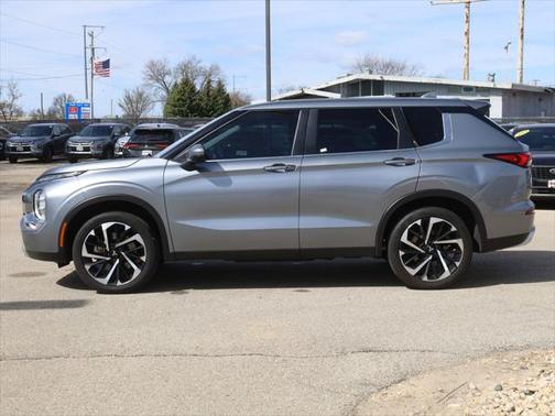 2022 Mitsubishi Outlander SE
