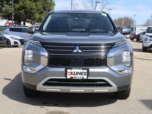 2022 Mitsubishi Outlander SE