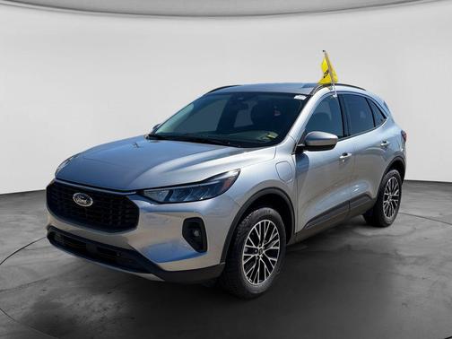 Iconic Silver Metallic 2024 Ford Escape PHEV SE