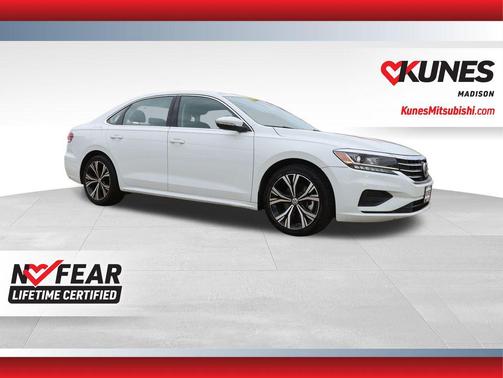 2022 Volkswagen Passat 2.0T SE