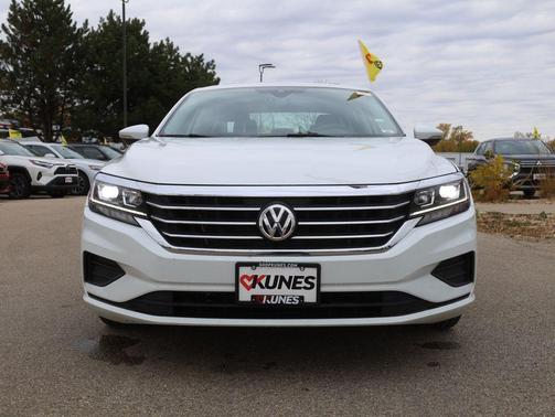 2022 Volkswagen Passat 2.0T SE