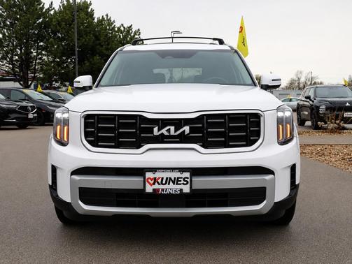 Glacial White Pearl 2025 Kia Telluride S