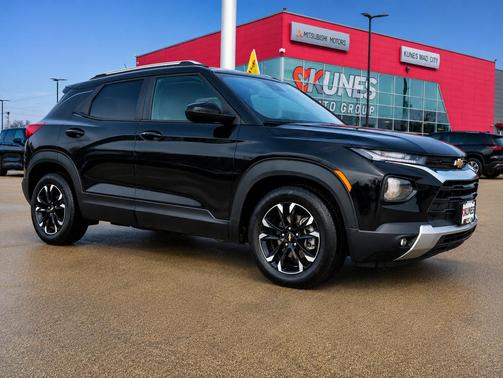 Mosaic Black Metallic 2023 Chevrolet Trailblazer LT