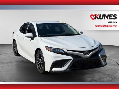 Ice 2023 Toyota Camry SE