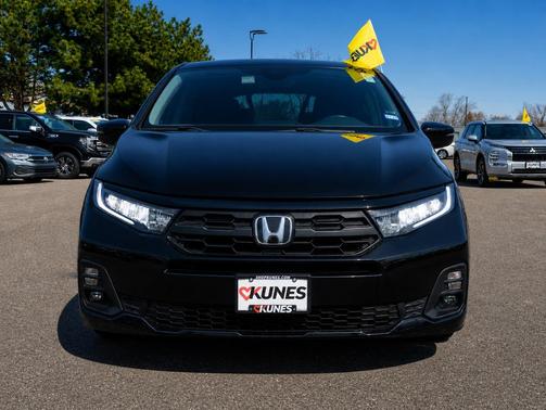 Crystal Black Pearl 2025 Honda Odyssey Sport-L