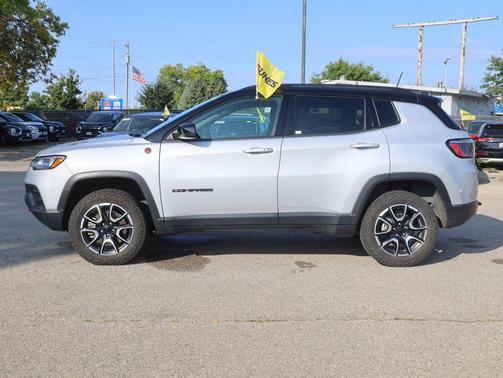 2024 Jeep Compass Trailhawk