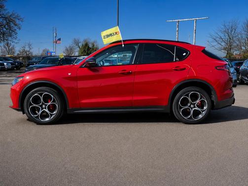 Alfa Rosso 2024 Alfa Romeo Stelvio Ti