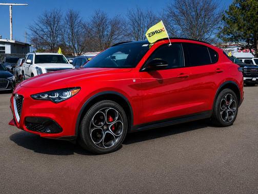 Alfa Rosso 2024 Alfa Romeo Stelvio Ti