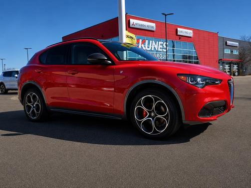 Alfa Rosso 2024 Alfa Romeo Stelvio Ti