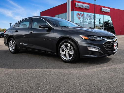 Dark Ash Metallic 2023 Chevrolet Malibu FWD 1LT