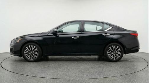 Super Black 2025 Nissan Altima SV FWD