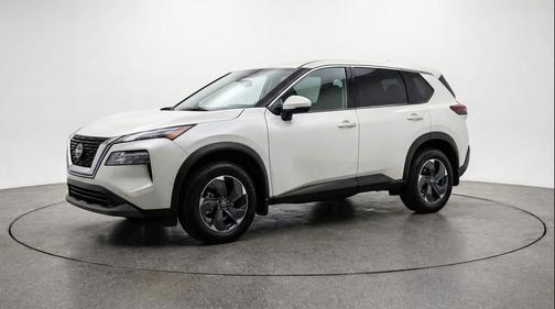 Everest White Pearl Tricoat 2025 Nissan Rogue SV