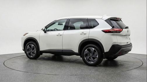 Everest White Pearl Tricoat 2025 Nissan Rogue SV