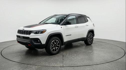 Bright White Clearcoat 2025 Jeep Compass Trailhawk