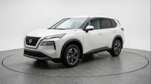 Everest White Pearl Tricoat 2025 Nissan Rogue SV
