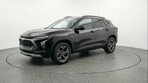 Mosaic Black Metallic 2025 Chevrolet Trax LT