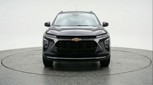Mosaic Black Metallic 2025 Chevrolet Trax LT