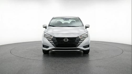 Brilliant Silver Metallic 2025 Nissan Versa 1.6 SV