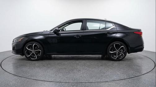 Super Black 2025 Nissan Altima SR FWD
