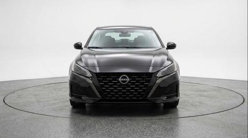 Super Black 2025 Nissan Altima SR FWD