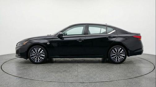 Super Black 2025 Nissan Altima SV FWD