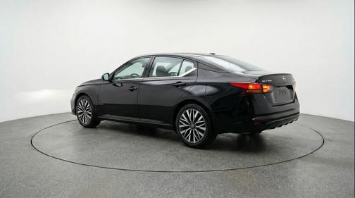 Super Black 2025 Nissan Altima SV FWD