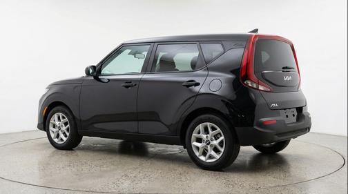 Fusion Black 2025 Kia Soul LX