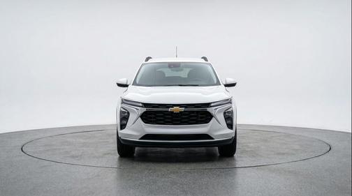 Summit White 2025 Chevrolet Trax LT