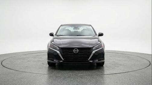 Super Black 2025 Nissan Altima SV FWD