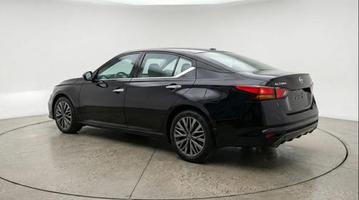 Super Black 2025 Nissan Altima SV FWD