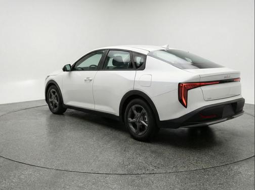 Snow White Pearl 2025 Kia K4 LXS