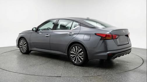 Gun Metallic 2025 Nissan Altima SV FWD