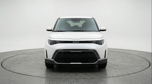 Snow White Pearl 2025 Kia Soul LX