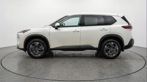 Everest White Pearl Tricoat 2025 Nissan Rogue SV