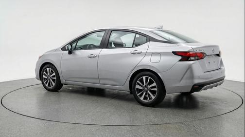 Brilliant Silver Metallic 2025 Nissan Versa 1.6 SV
