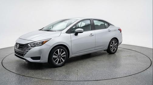 Brilliant Silver Metallic 2025 Nissan Versa 1.6 SV