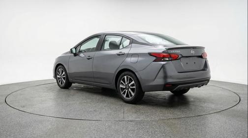 Gun Metallic 2025 Nissan Versa 1.6 SV