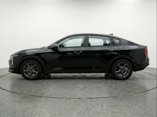 Aurora Black Pearl 2025 Kia K4 LXS