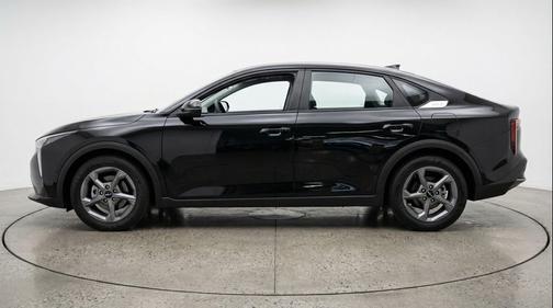 Aurora Black Pearl 2025 Kia K4 LXS