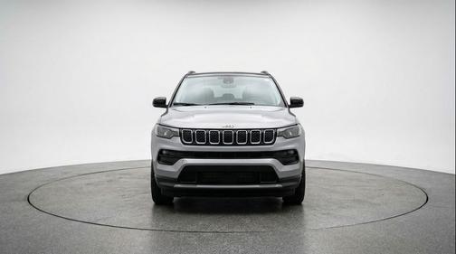 Silver Zynith Metallic Clearcoat 2025 Jeep Compass Limited