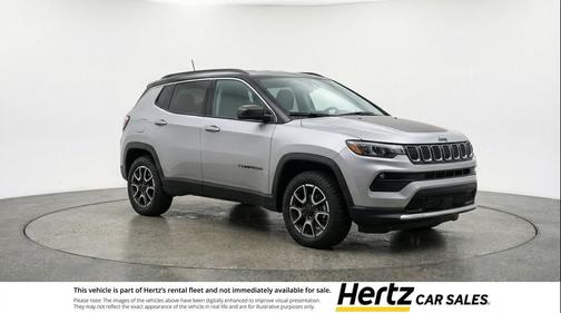 Silver Zynith Metallic Clearcoat 2025 Jeep Compass Trailhawk